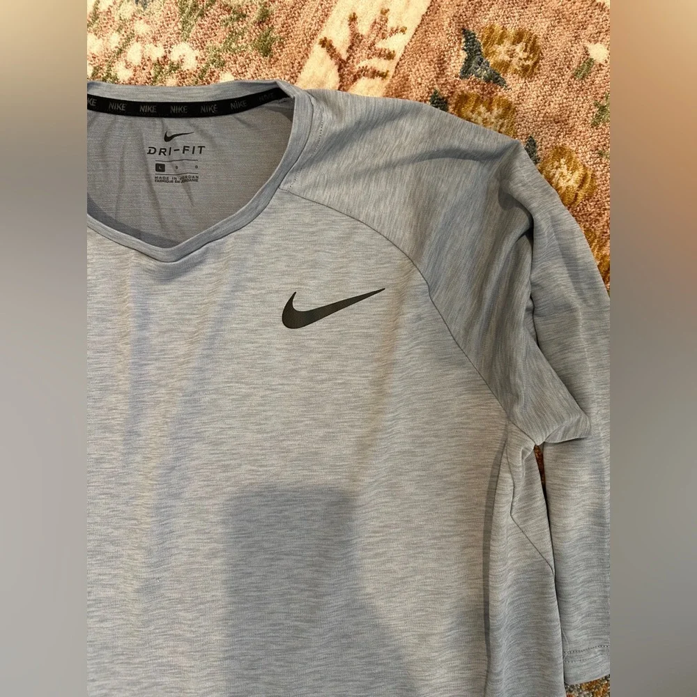 Nike Men's 3/4 Long Sleeve Gray Dri-Fit Tee - Picture 3 of 5